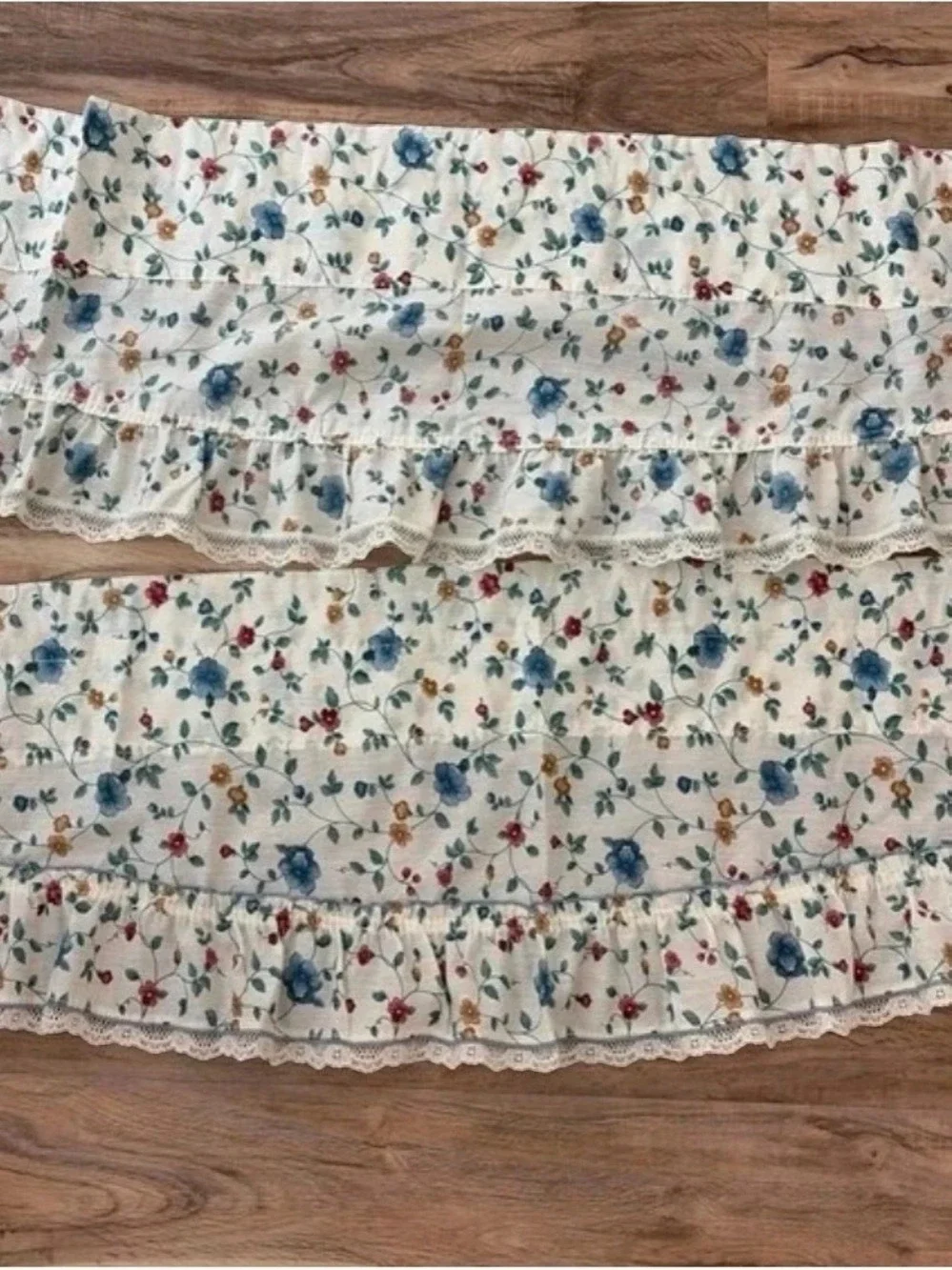 Vintage 80’s/early 90’s Made in America Valances